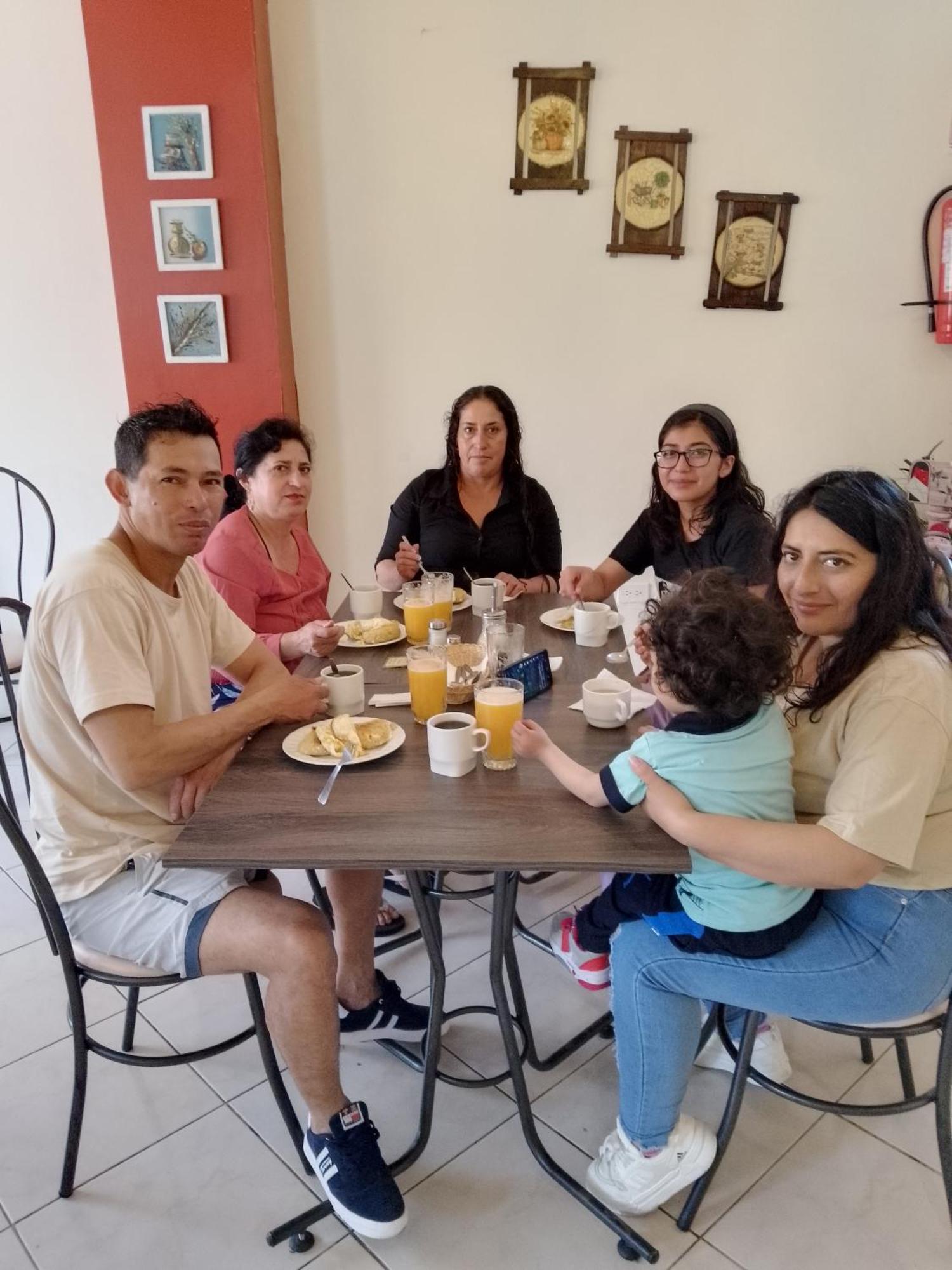 באניוס Hotel Amazonia Y Sol מראה חיצוני תמונה